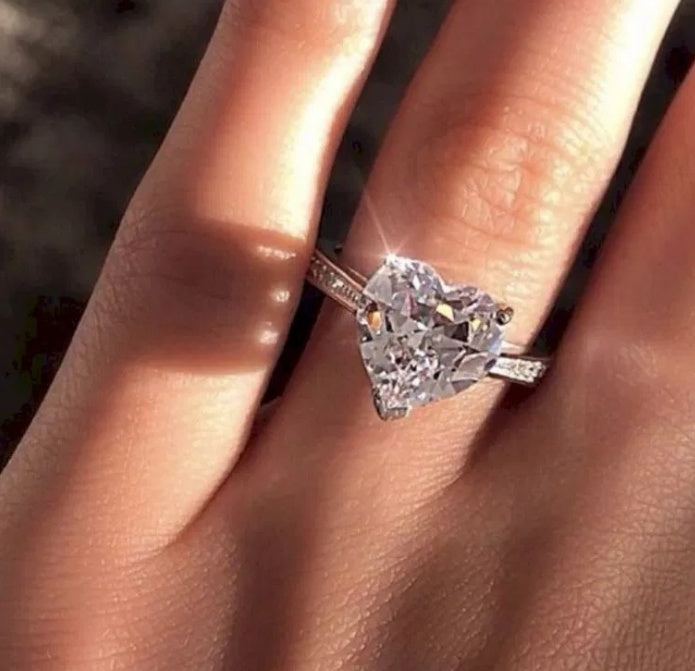 Ins meistverkaufter eingelegter AAA Zirkon Herzförmiger Ring Wunsch Neuer Europäischer und Amerikanischer Verlobungsparty Ring Schmuck