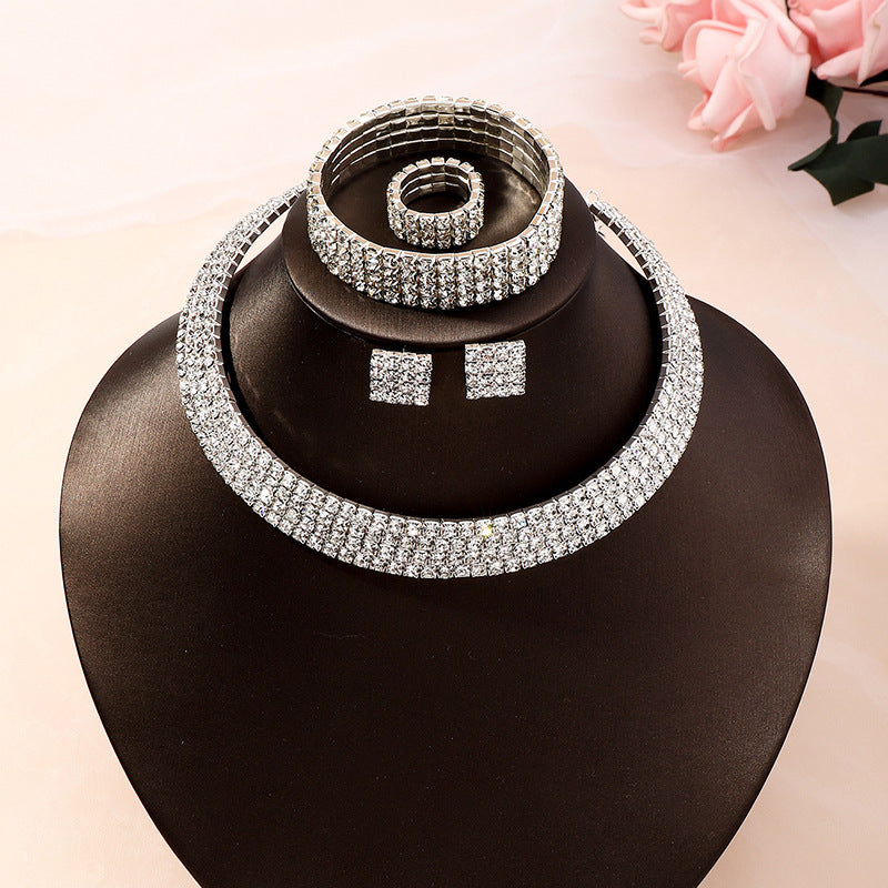 Schmuckset Elegante Strass-Quadrat-Ohrstecker-Halskette