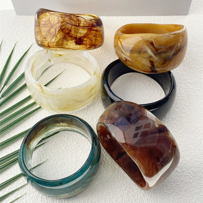 Ovales, breites, geometrisches Resin-Armband mit Blumenmuster