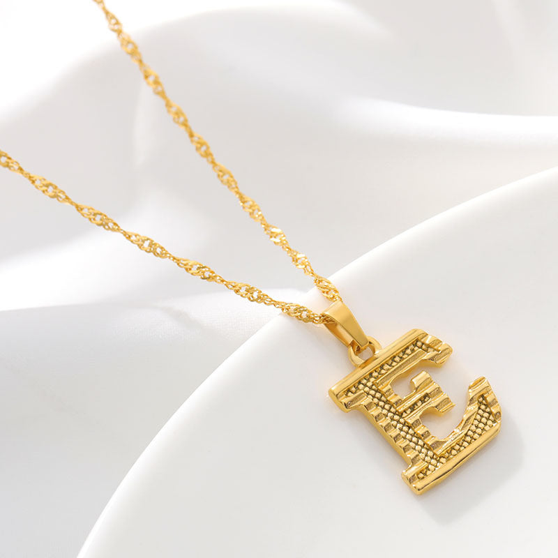 Halsketten mit goldenem Initialen-Alphabet-Namen