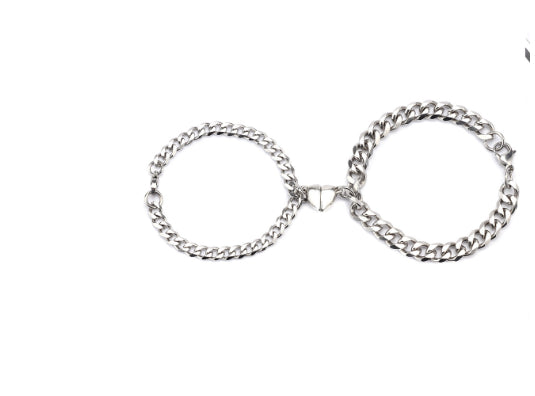 Love Magnet Attracts A Pair Of Male And Female Couple Bracelets