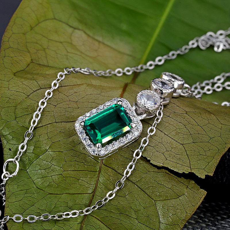 Anhänger mit synthetischem, recyceltem Smaragd 1 Karat vollständig eingelegt 1 Karat S925 versilbert