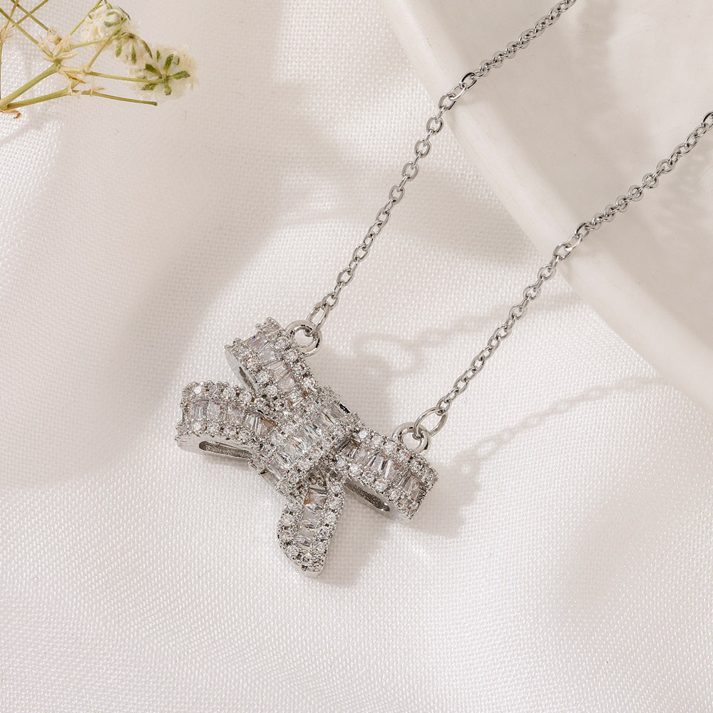 Women's Fashionable Elegant Bow Pendant Necklace