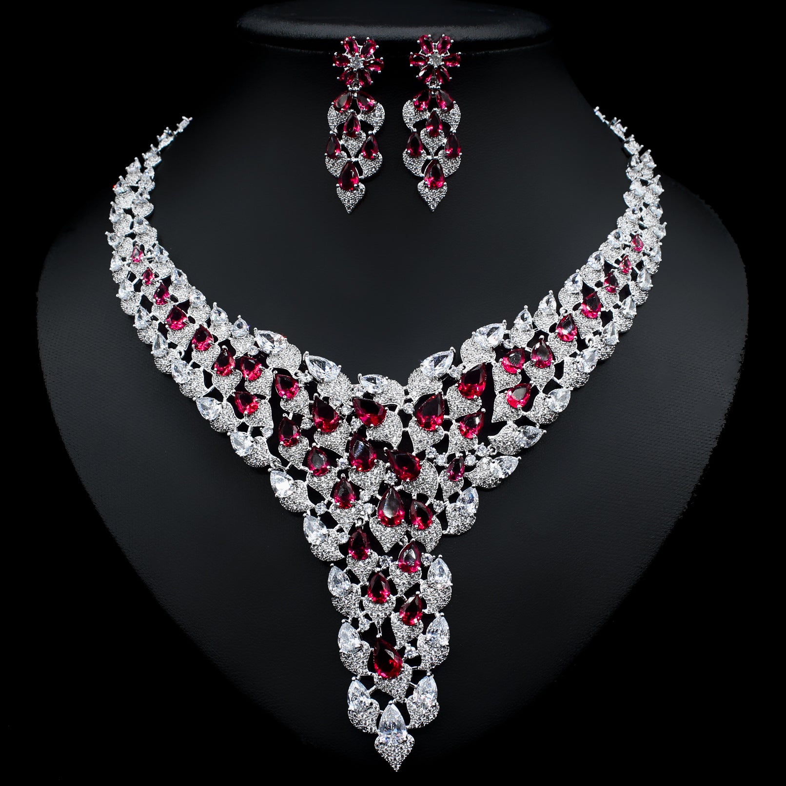 Komplettes Diamant-Set, ausgefallene Mode-Halskette und Ohrringe