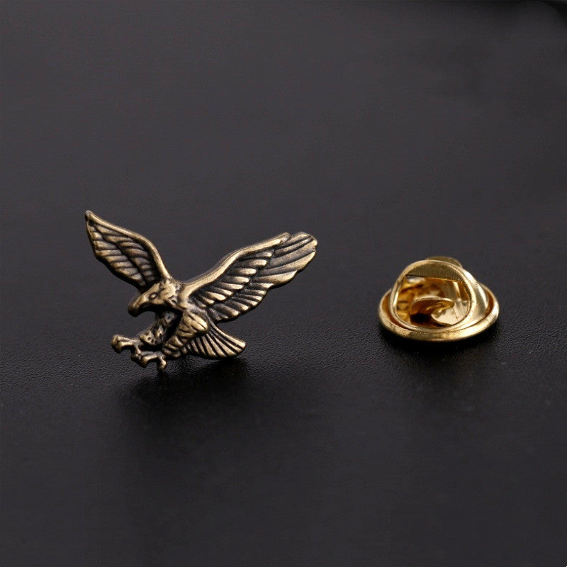 Traje de vestir con accesorios Traje pequeña águila Pequeño accesorio de metal Broche