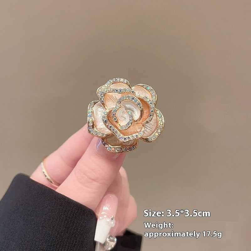 Nuevo Broche de Aleación de Alta Sensación de Nicho de Alta Gama, Pin para Abrigo y Traje, Corsage Versátil de Alta Gama