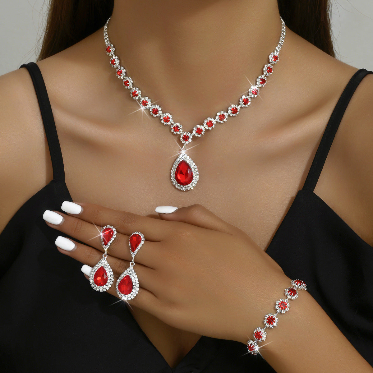 Modeschmuck Brautschmuck Anzug Halskette Ohrstecker Armband dreiteiliges Set