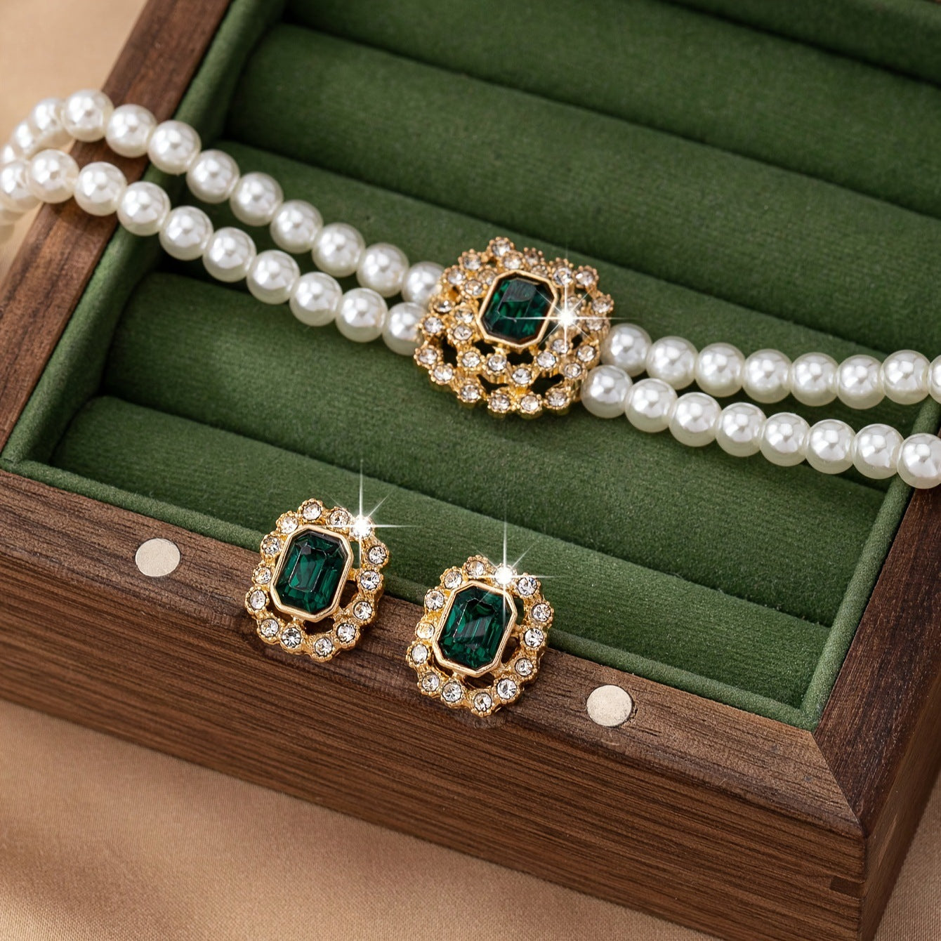 Stilvolles elegantes Doppelreihen-Perlen-Quadrat-Diamant-Halsketten-Ohrringe-Set