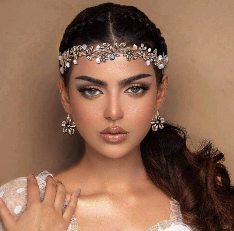 Diadema con diseño de hojas y perlas de agua dulce