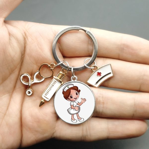 Llavero de jeringa y estetoscopio para personal médico