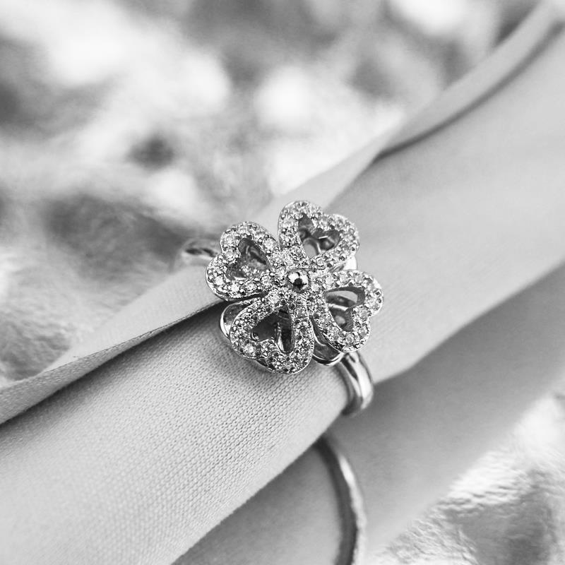 Anillo Giratorio Trébol de Cuatro Hojas para Mujer