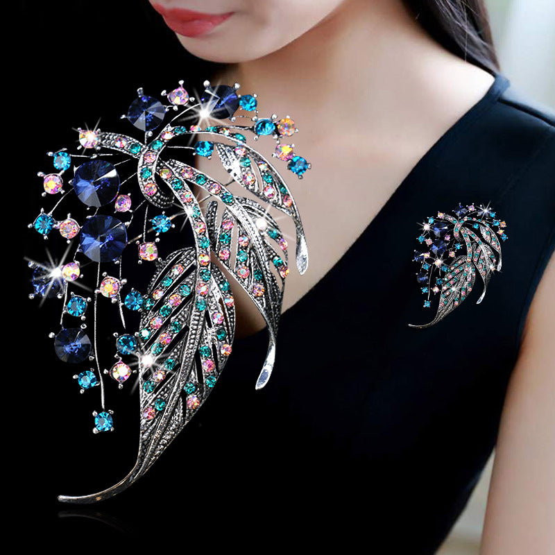 Broche de hoja hueca colorida, accesorios atmosféricos para suéter