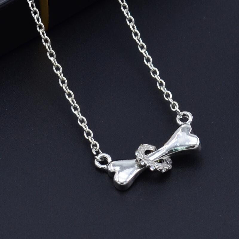Schmuck Einfache Hundeknochen-Halskette mit Diamanten