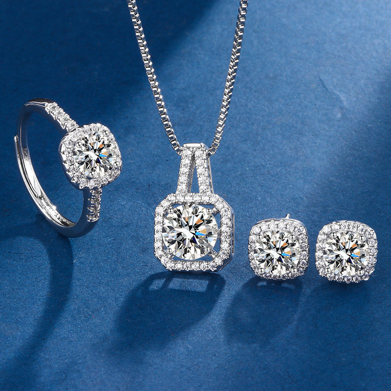 Dreiteiliges Achtherzen-Achtpfeile-Zirkon-Ring-, Ohrstecker- und Ketten-Set