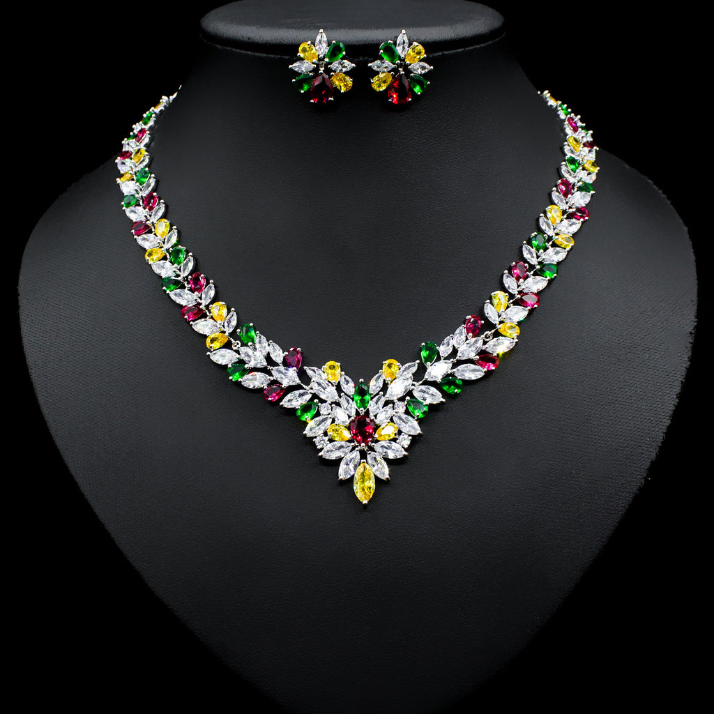 Elegantes Eiskristall-Ohrring-Zirkon-Halsketten-Set