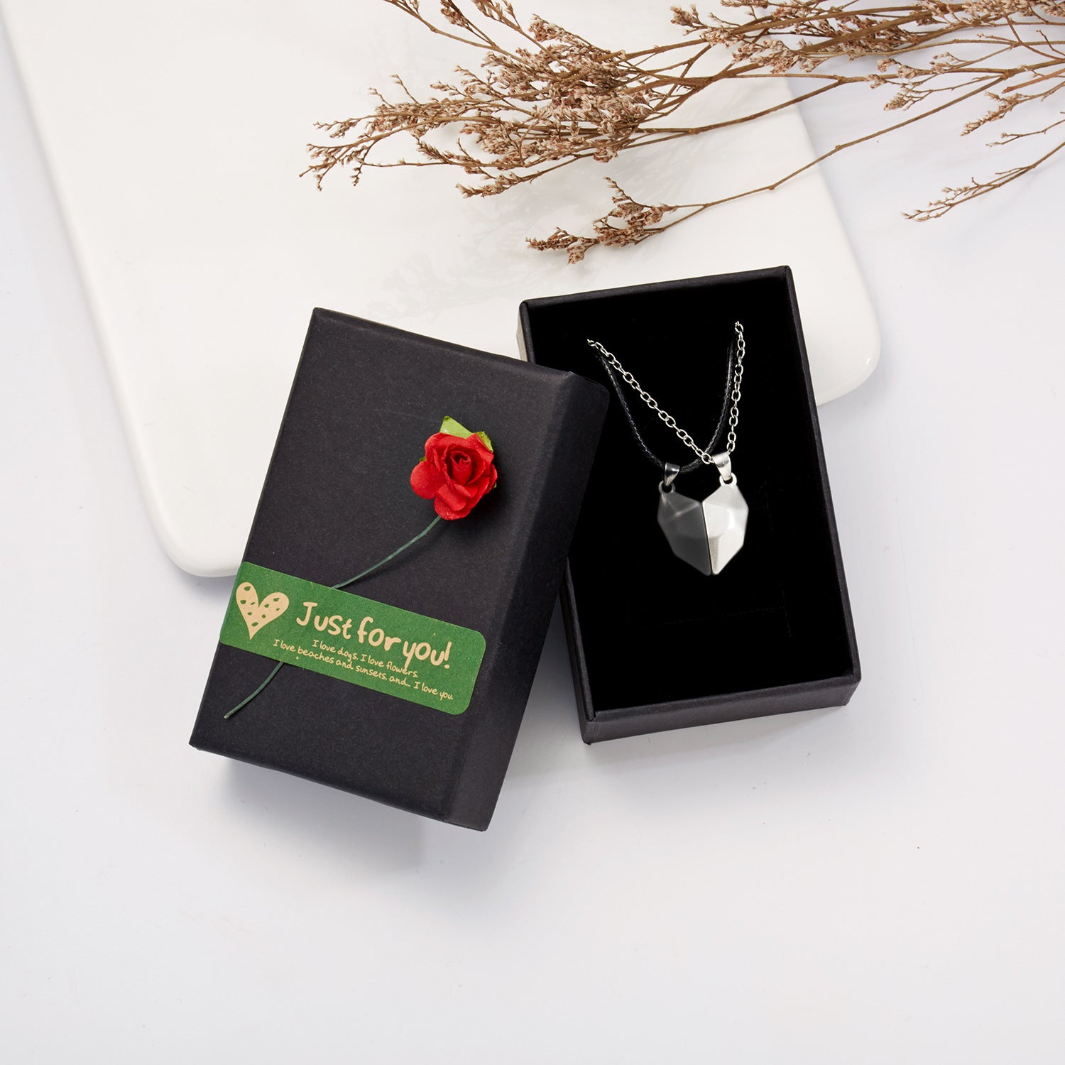 Hot Selling Magnetic Attracting Necklace