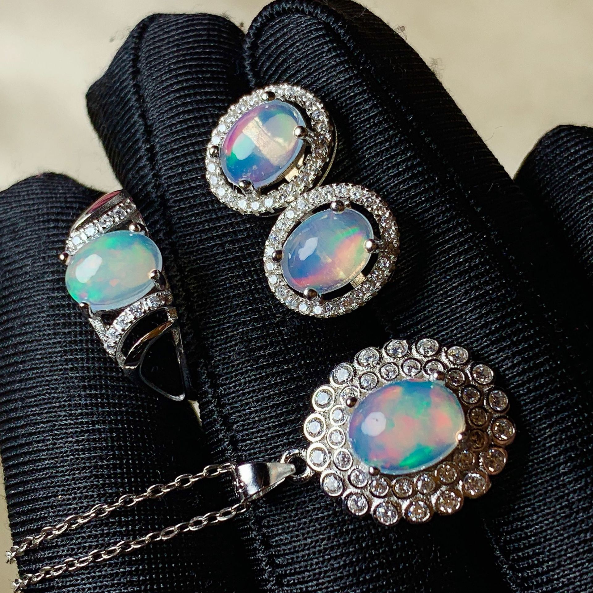Joyería de Gemas de Colores Plata 925 con Incrustaciones de Ópalo, Elegante, Sencilla y a la Moda