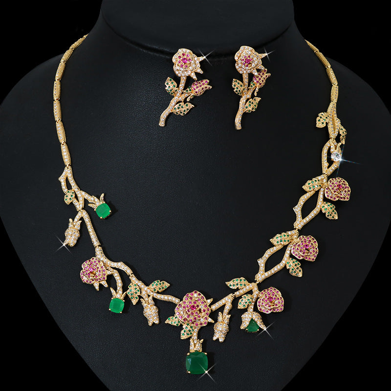 Hochwertiges Braut-Schmuckset mit Blumenkette und Ohrringen
