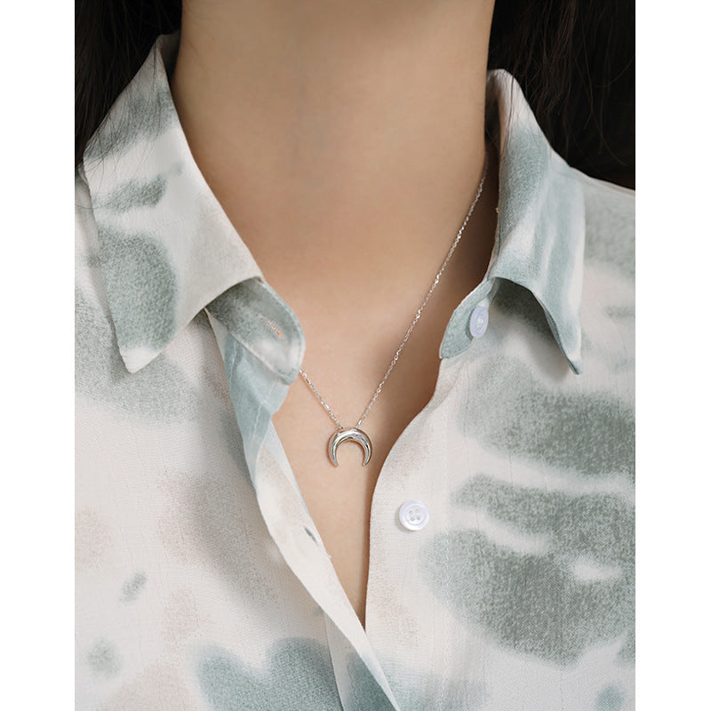 Koreanische 925er Sterlingsilber-Halskette INS schlichte All-Match-Mond-Halskette