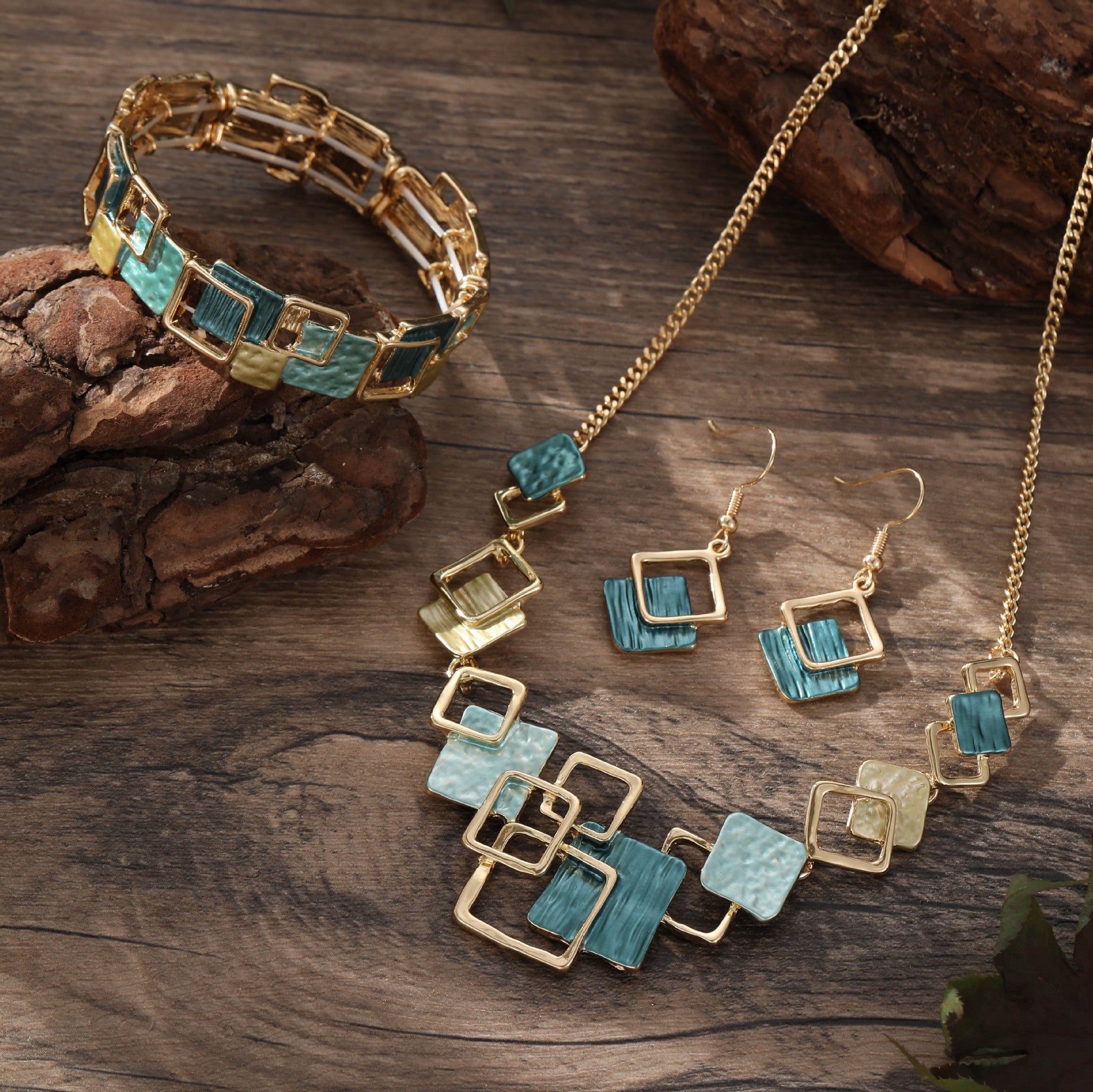 Conjunto de pendientes, pulsera y collar de cuadrados geométricos en pintura al óleo de color