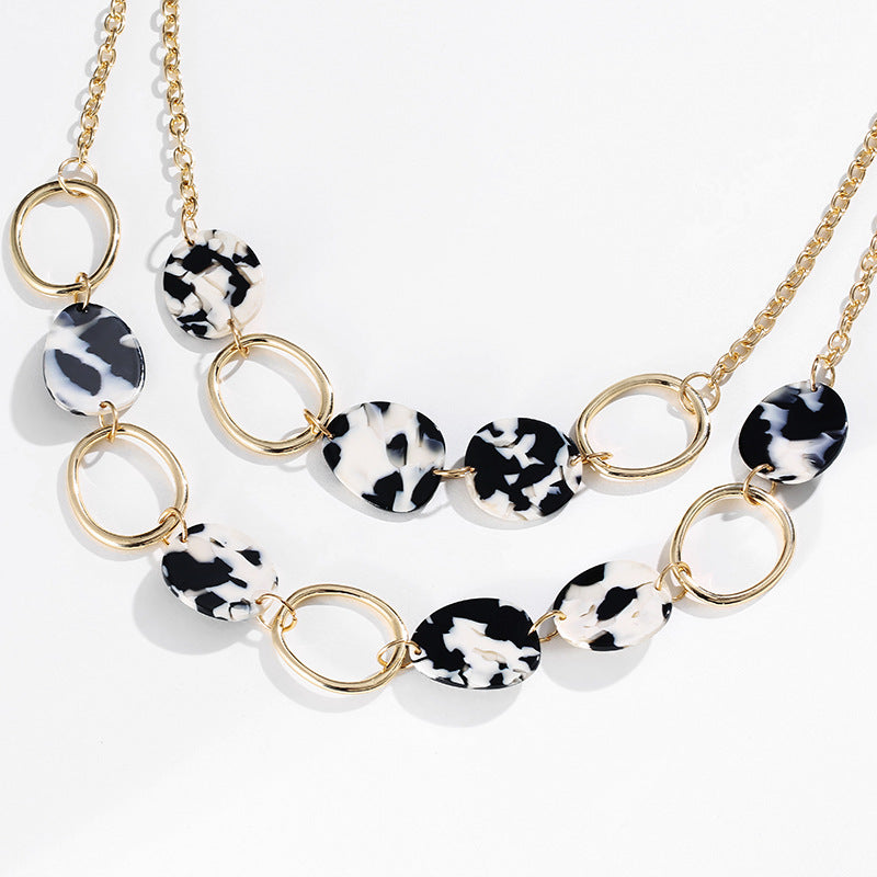 Collar corto de mujer multicapa con placa de acetato y círculos geométricos de aleación regular