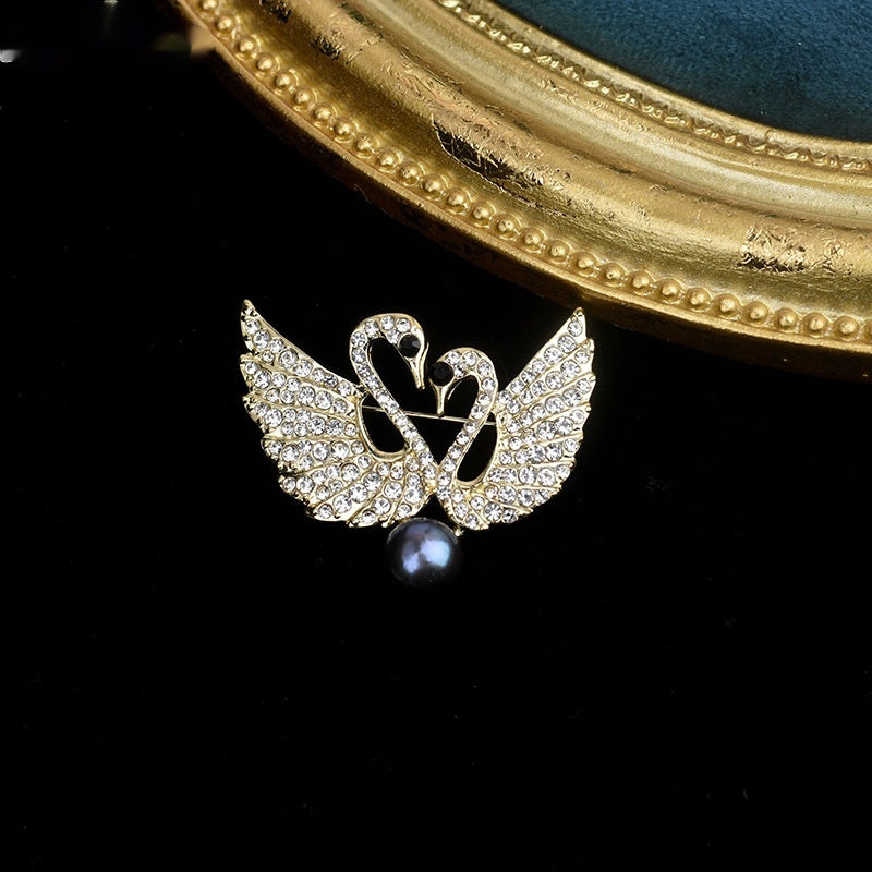 Pearl Brooch High-end Simple Vintage Corsage Pin Pearl Ornament