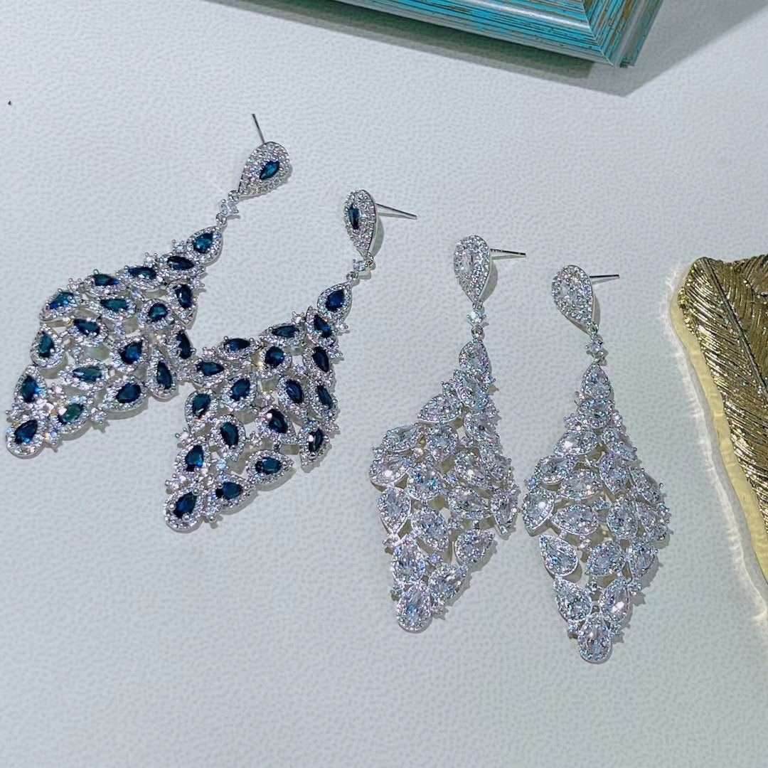 Pendientes Colgantes de Lujo con Borla de Zirconia en Forma de Gota de Agua y Diamante Grande