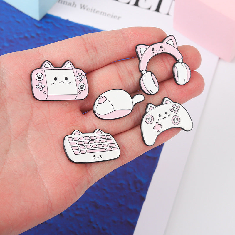 Neue Mädchenspiel Brosche Kleidung Accessoires