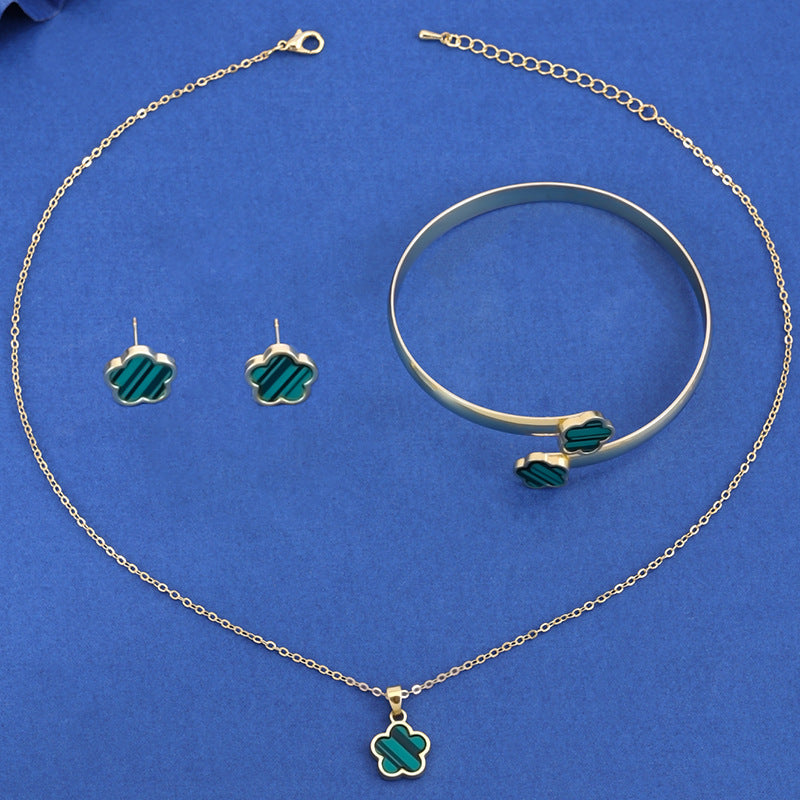Fünfblättrige Blume Wilder Wein Gras Armband Dreiteiliges Set
