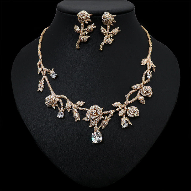 Hochwertiges Braut-Schmuckset mit Blumenkette und Ohrringen
