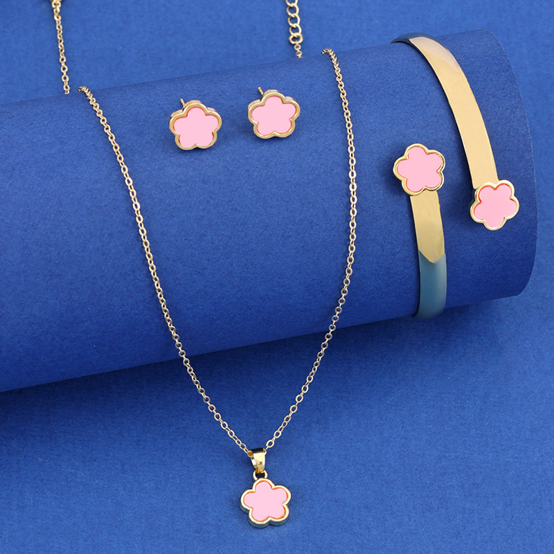 Fünfblättrige Blume Wilder Wein Gras Armband Dreiteiliges Set