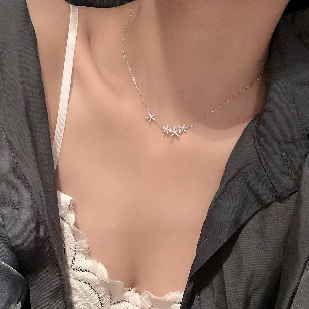 Niche Style Sterling Silver Small Flower Necklace For Women Light Luxury And Simplicity