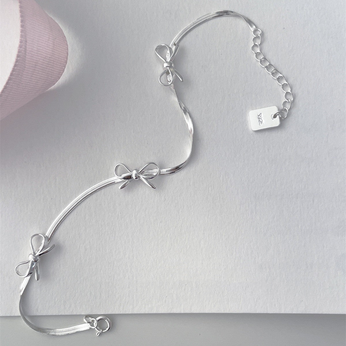 Pulsera de lazo de plata esterlina para mujer