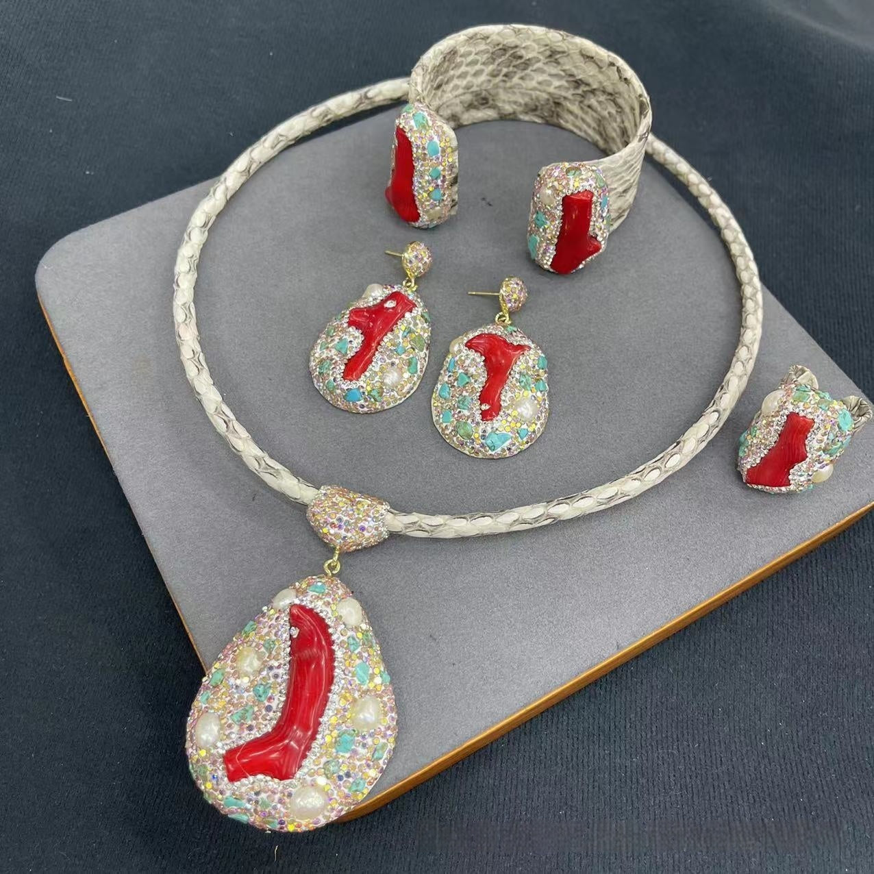 New Genuine Leather Snakeskin Sea Bamboo Inlaid Pearl Autumn And Winter Four-piece Jewelry Set