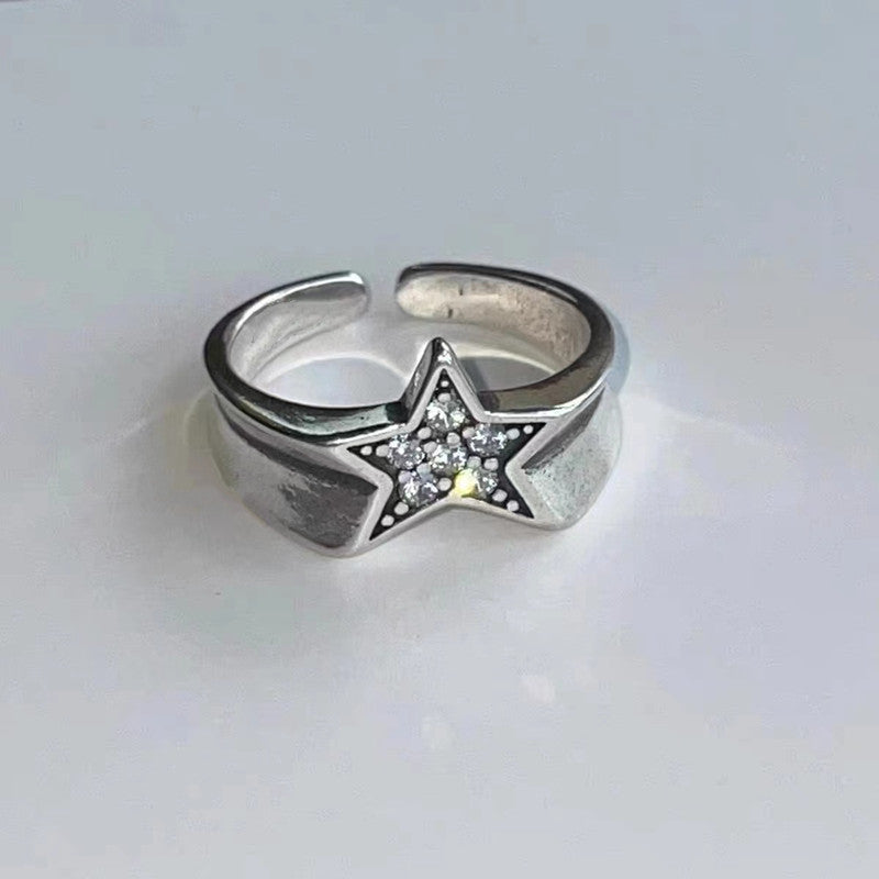 Weiblicher Minderheiten-Design Y2k Vintage Ring mit fünfzackigem Stern