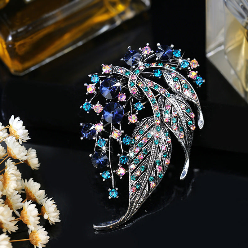 Broche de hoja hueca colorida, accesorios atmosféricos para suéter