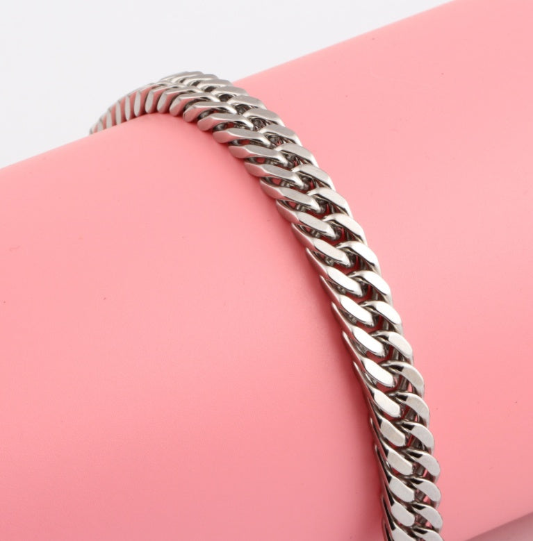 Brazalete de acero de titanio