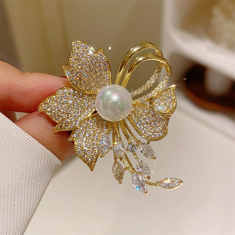 Nuevo Broche de Aleación de Alta Sensación de Nicho de Alta Gama, Pin para Abrigo y Traje, Corsage Versátil de Alta Gama