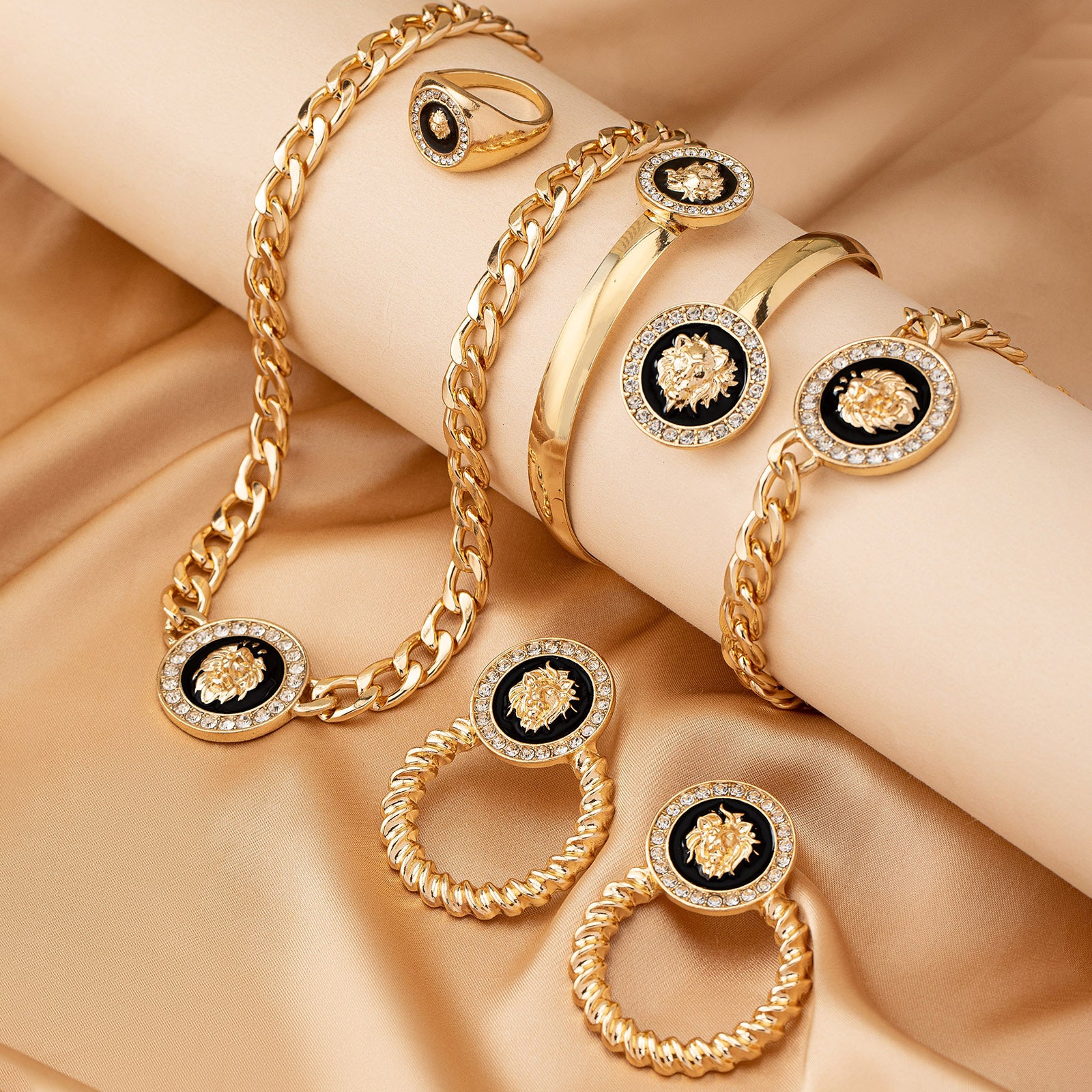 Kreativer Löwenkopf-Anzugschmuck für Damen
