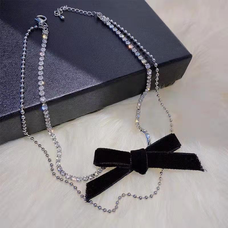 Retro Pure Copper Four-open Three-dimensional Heart-like Four-leaf Clover Pendant Bow Necklace