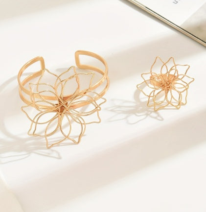 Lxalry Fashion Damen Schmuckset, Eleganter Geometrischer Gitterblumenring, Doppellagiges Glattes Offenes Verstellbares Armband Mit Eingelegtem Gitterlinien-Blumenarmband, Geeignet Für Alltag, Hochzeitsfeier