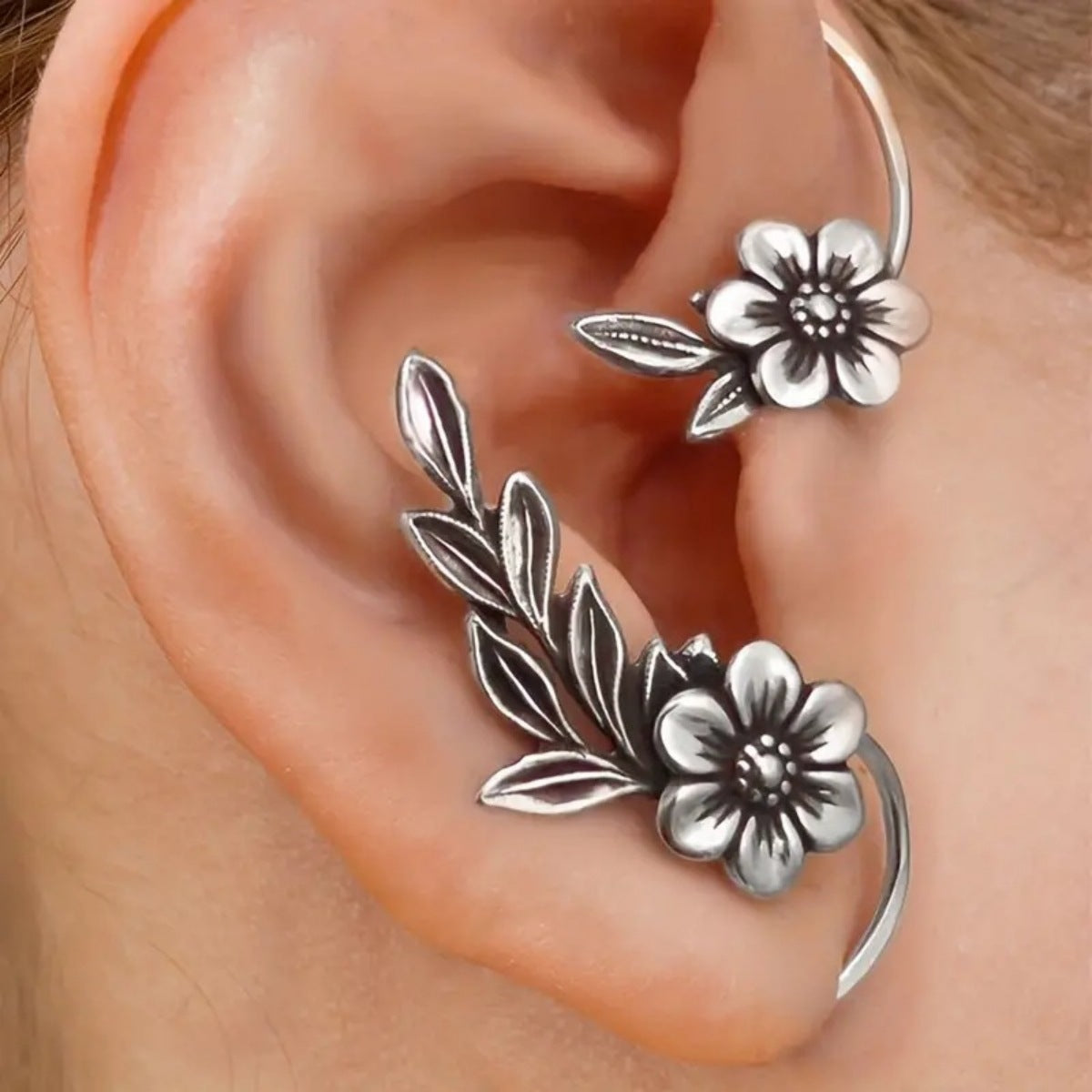 Pendientes de gancho asimétricos vintage con planta y flor