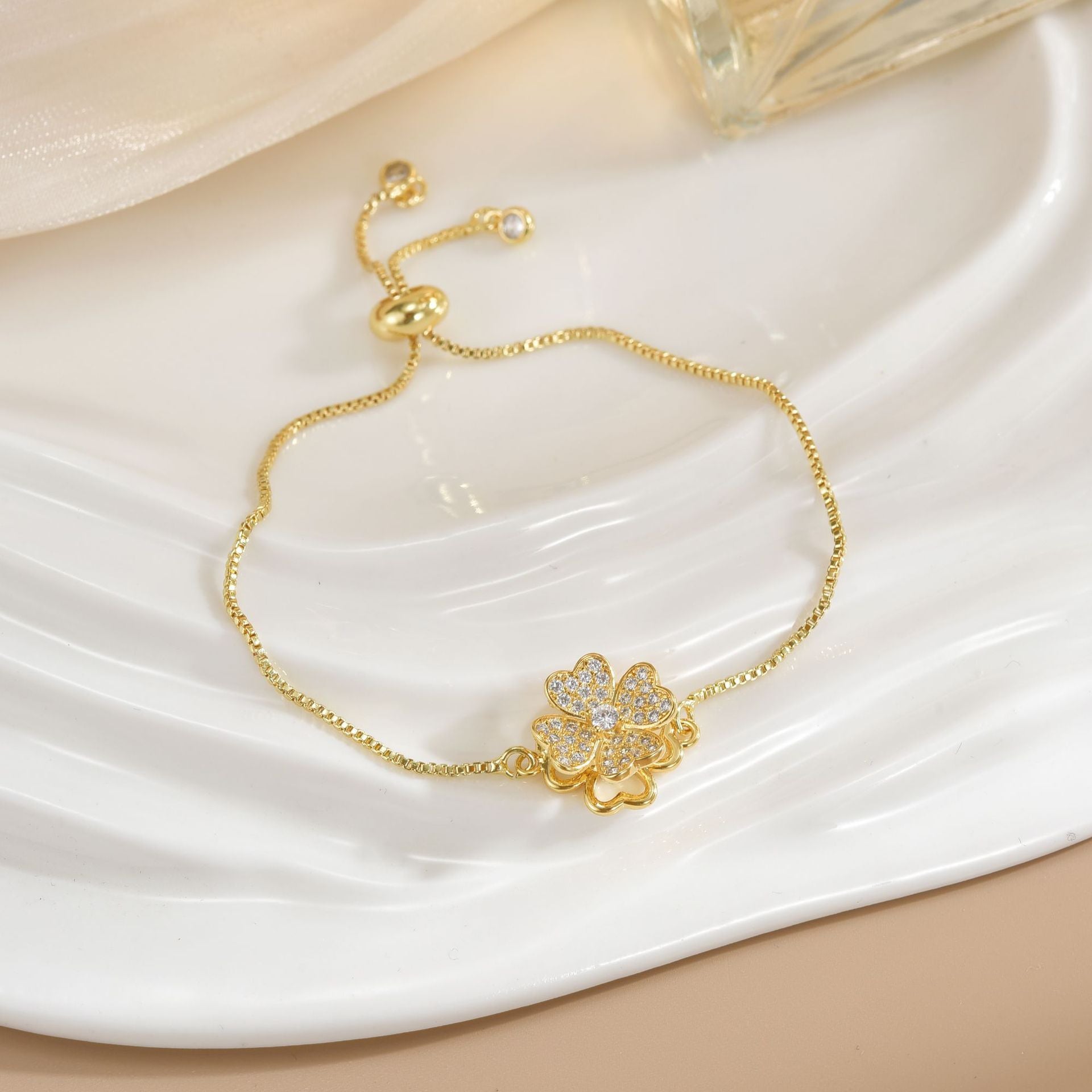 Simple Rotatable Flower Color-preserving Pure Copper Gold-plated Bracelet