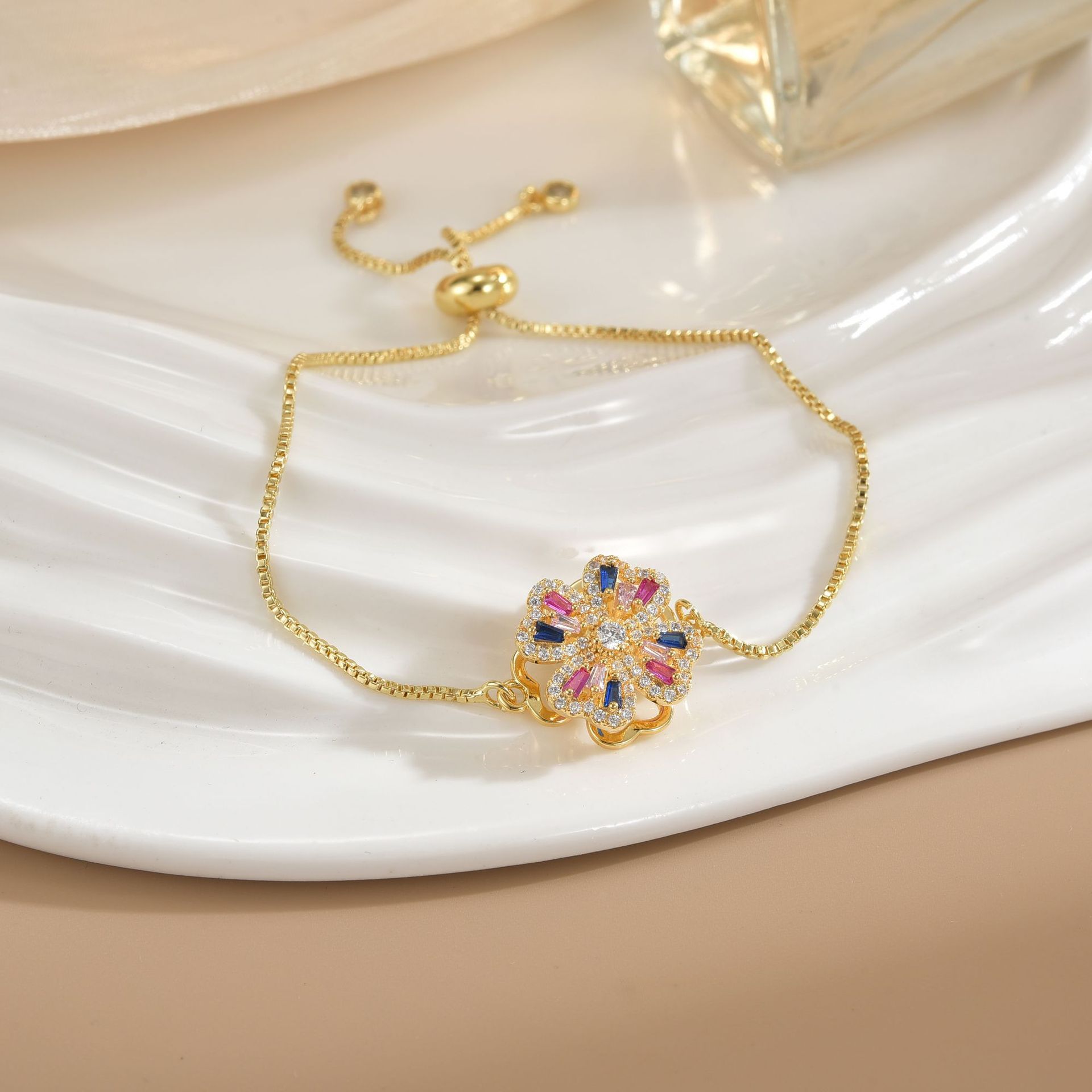 Simple Rotatable Flower Color-preserving Pure Copper Gold-plated Bracelet