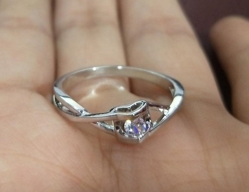 S925 Sterlingsilber Damen Simulationsdiamantring 20 Punkte Zirkon Ehering Liebe Hohl Herz Acht Pfeile Weißgoldring Schmuck