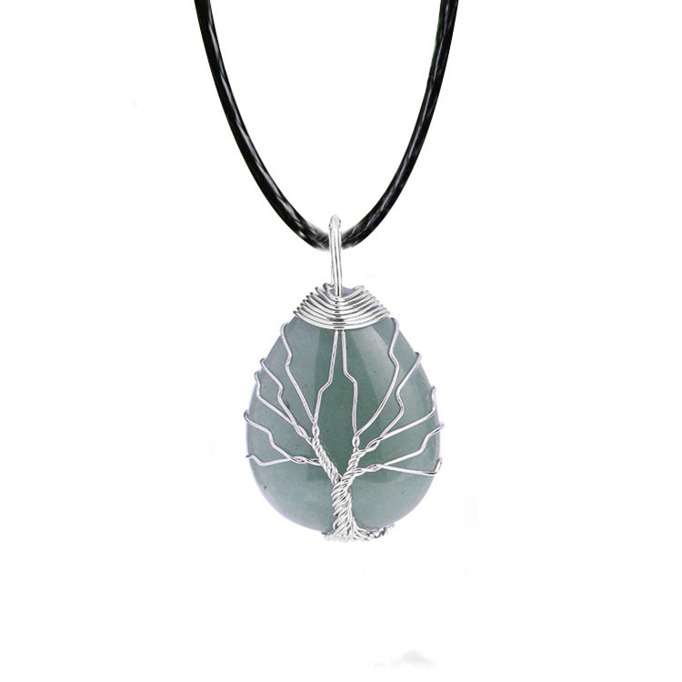 Collar de colgante de cristal tosco hecho a mano