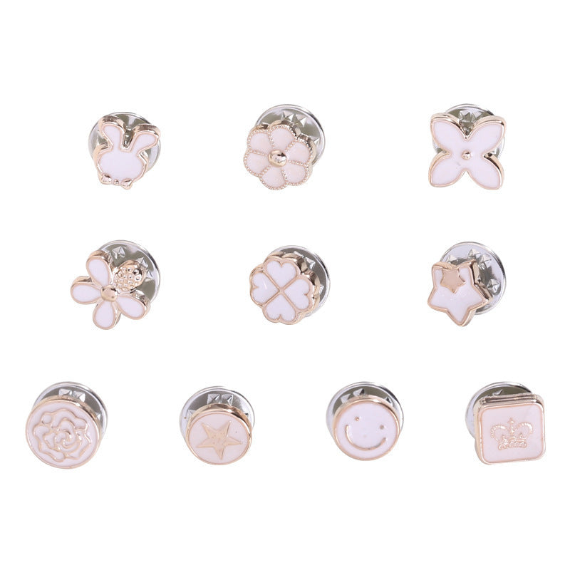 Nuevo estilo clásico trébol de cuatro hojas hebilla anti-exposición no deseada broche de aceite de dibujos animados blanco accesorios de botón gemelos