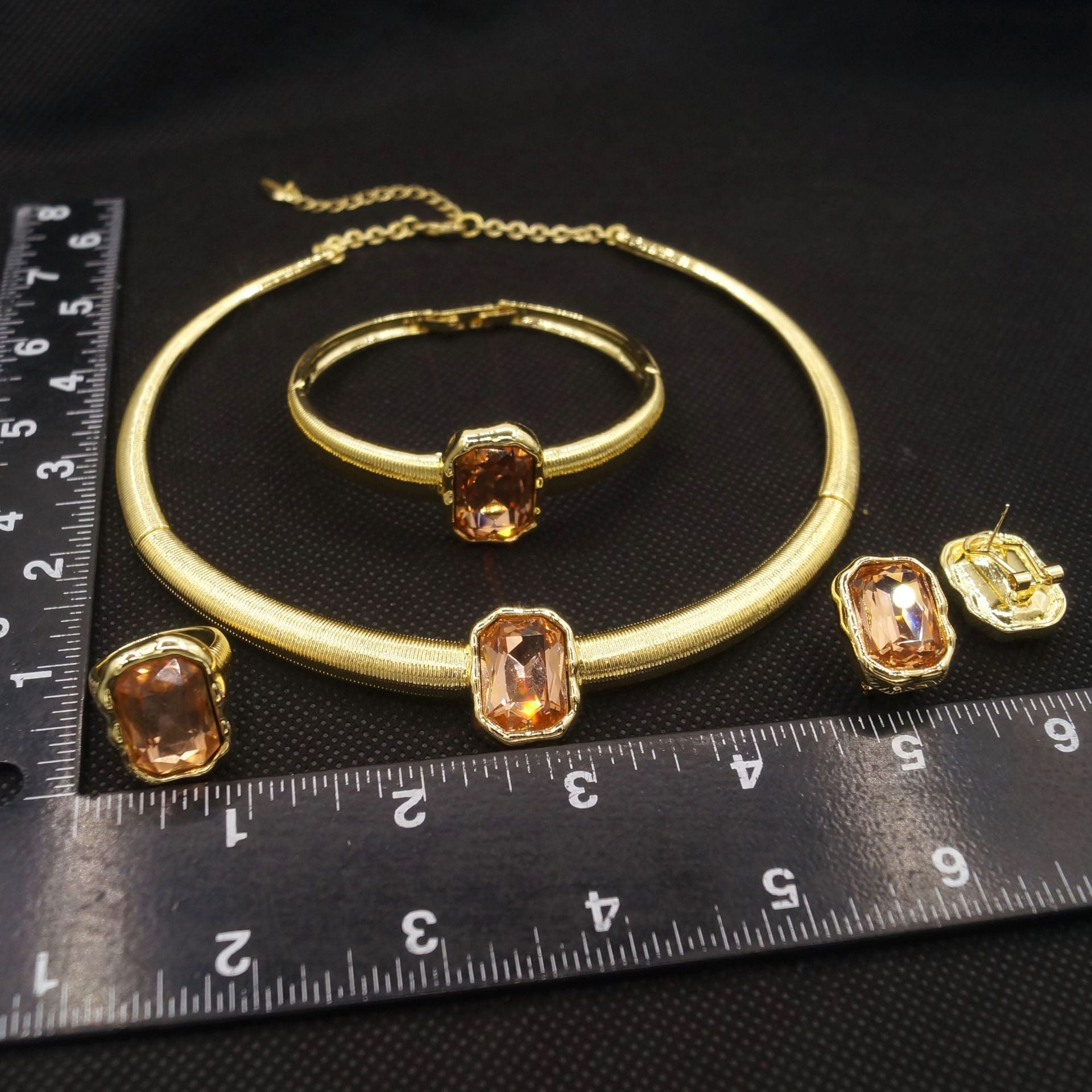 Farbblock-Halskette, Ohrringe, Armband, Ring, vierteiliges Schmuckset