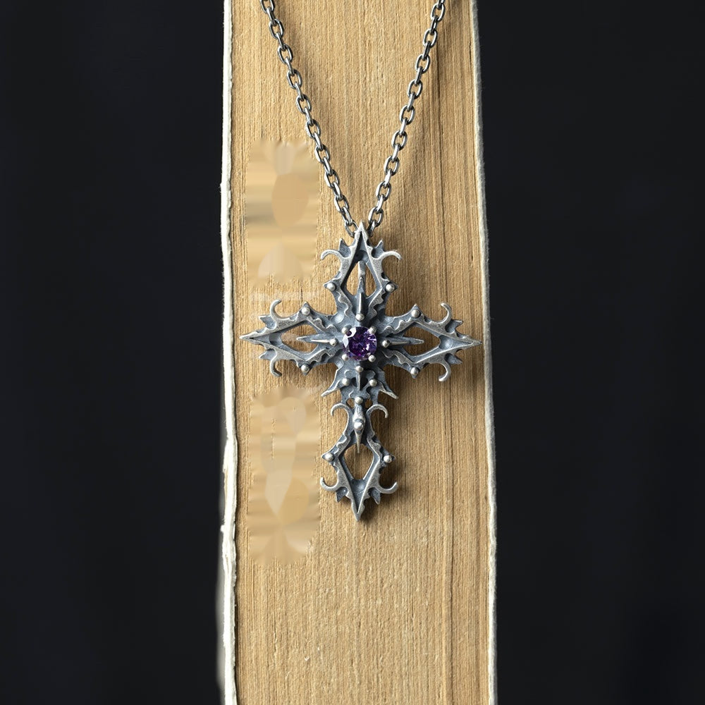 Vollständiger Sterling-Silber-Anhänger mit Kreuz im dunklen Stil