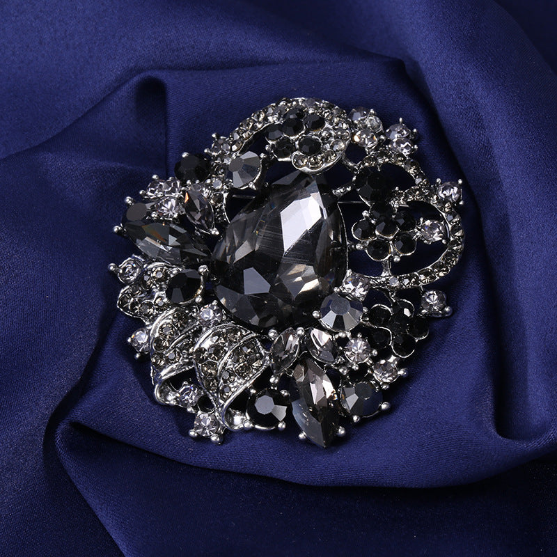 Broche clásico de lujo de cristal de Bohemia